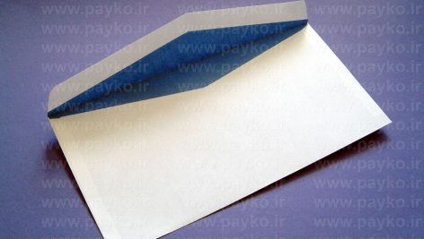 عکس استوک پاکت نامه با پس زمینه بنفش | Envelope stock photo