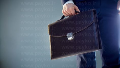 عکس استوک کیف در دست بیزینس من | مدیر شرکت